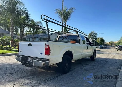 2016 Ford F250 Super Duty z USA, uszkodzony, nr VIN 1FT7X2A62GEA22216